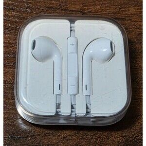 Apple iPhone EarPods Wired Earbuds 3.5mm Jack – White – Unused And Work Great